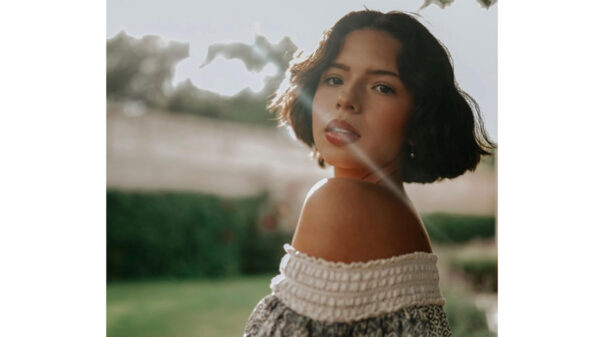 'Me siento violentada': Ángela Aguilar reacciona a fotos filtradas con su novio