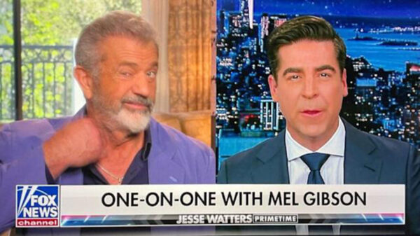 Mel Gibson detiene entrevista cuando le preguntan sobre la cachetada de Will Smith a Chris Rock