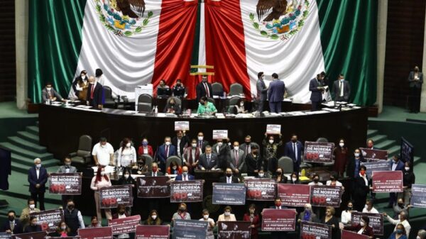 Busca Morena dejar sin argumentos a PRIAN; acepta su plan eléctrico