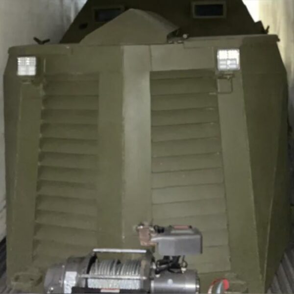 Asegura Guardia Nacional traíler con blindado del "Mencho"