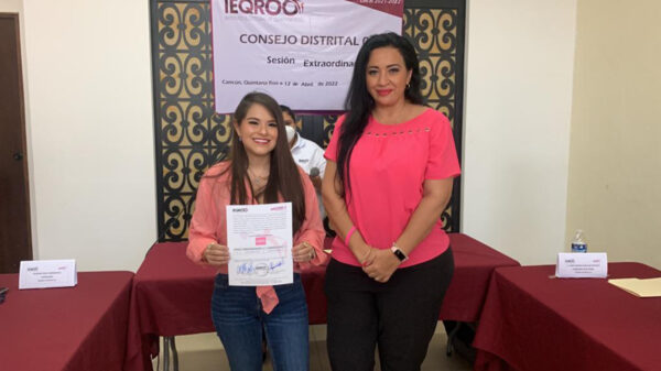 Acredita el Ieqroo a Odalis Gómez como candidata a diputada de FXM por el Distrito 2