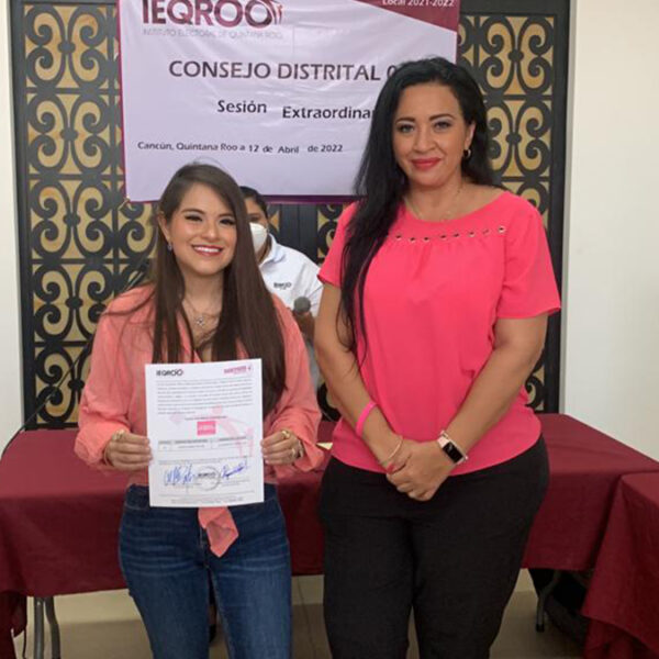 Acredita el Ieqroo a Odalis Gómez como candidata a diputada de FXM por el Distrito 2