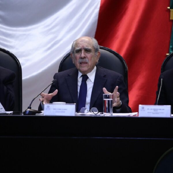 Pablo Gómez reitera, “son ilegales los dos fondos del INE”