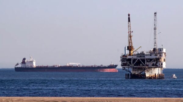 Sale primera exportación de petróleo mexicano al mercado internacional