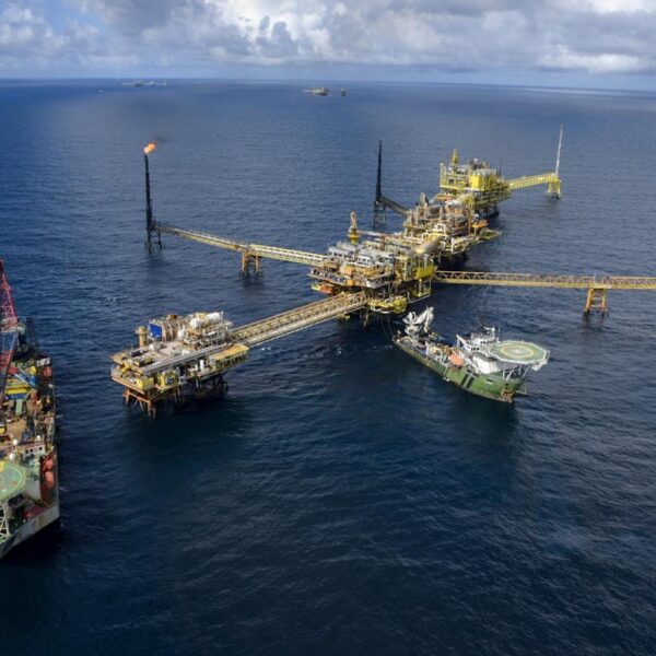 Ingreso extra de 535 mil mdp por alza del petróleo