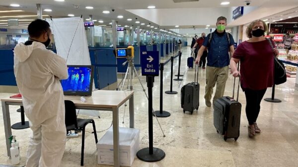 Agilizan ingreso y salida de turistas a México