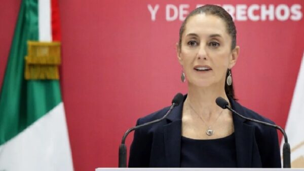 “Hay quienes quieren a la Patria y hay quienes la traicionan”: Sheinbaum