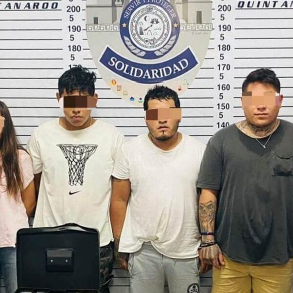 Caen ‘tiradores’ con más de 100 dosis de droga en Playa del Carmen.