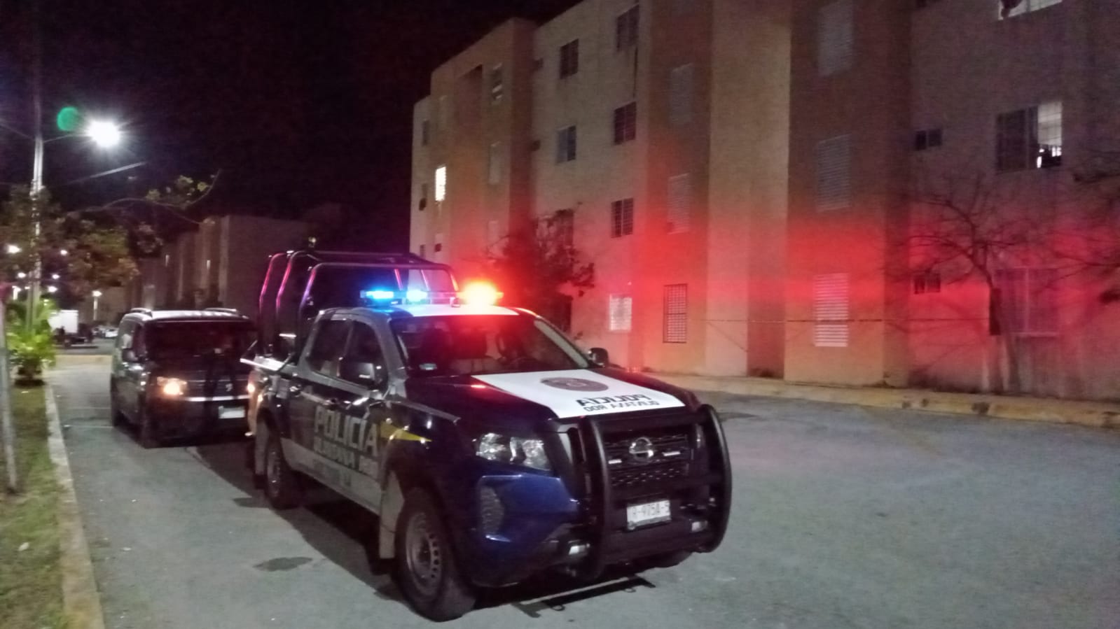 Estrangulado y degollado en un departamento de Prado Norte; tatuador fue hallado por su cuñado al arrobar a su vivienda en el edificio W.