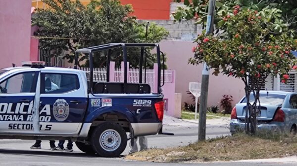 Hallan cuerpo ensabanado en la cajuela de un auto en la Unidad Morelos (VIDEO).