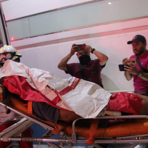 Intentan ejecutar a tres hombres en Prado Norte en Cancún.