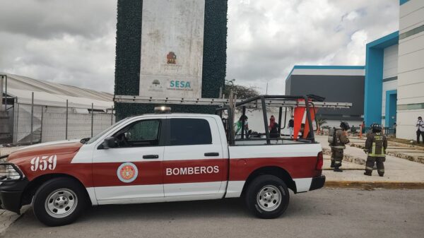 Conato de incendio por cortocircuito en el Hospital General de Cancún (VIDEO).
