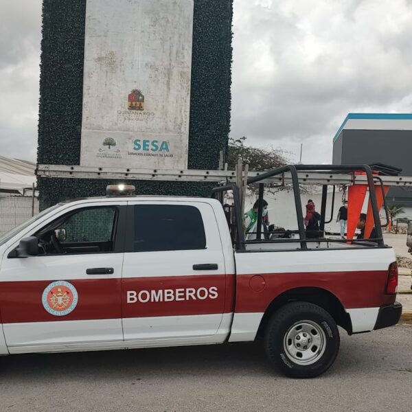 Conato de incendio por cortocircuito en el Hospital General de Cancún (VIDEO).
