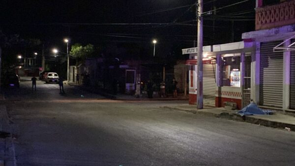 Hallan a sujeto maniatado y con el tiro de gracia en la Región 236 de Cancún.