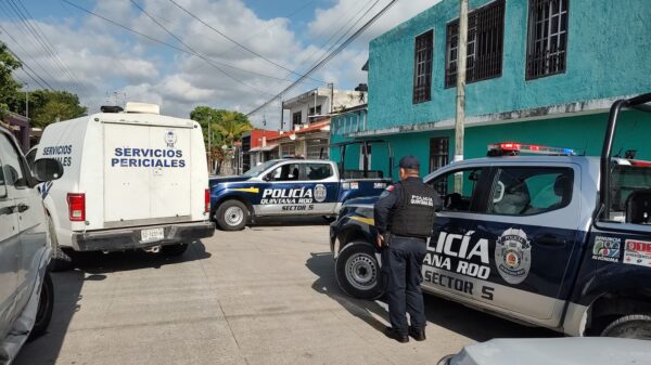 Hallan dos descuartizados en una maleta en la Región 99 de Cancún.