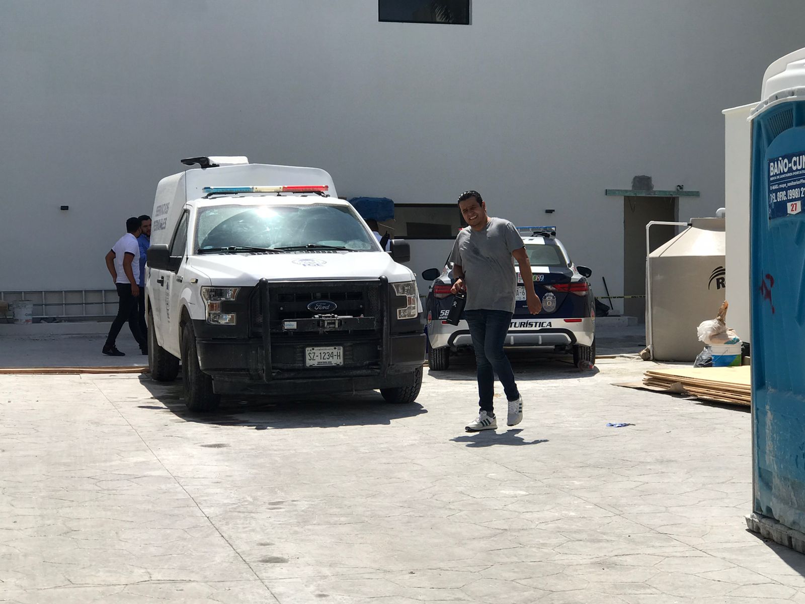 Muere trabajador al caer de condominio en la Zona Hotelera de Cancún; realizaba sus labores a más de 10 metros de altura.