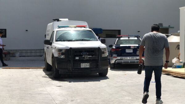 Muere trabajador al caer de condominio en la Zona Hotelera de Cancún.