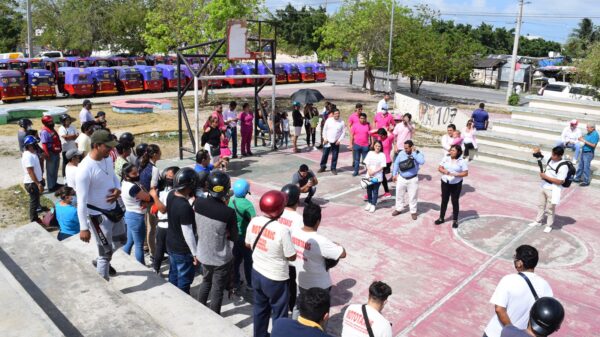 Promete Odalis Gómez legislar reglas claras a favor de los mototaxistas.