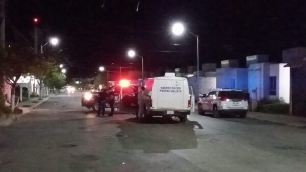 Asesinan a balazos a automovilista en Galaxias del Sol en Cancún.