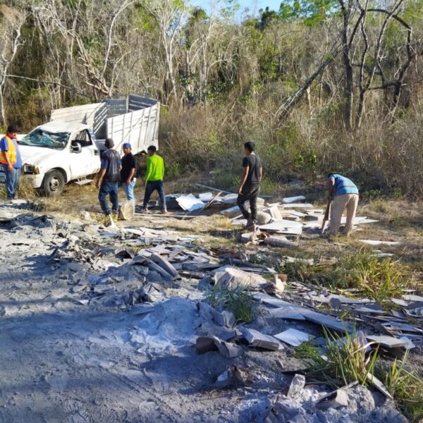 Aparatosa volcadura en la ‘curva de la muerte’ en JMM.