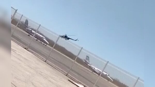 Se desploma helicóptero de la Marina en aeropuerto de Mazatlán (VIDEO).