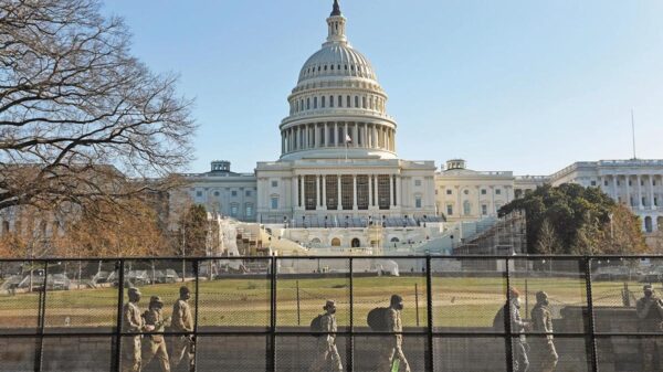 Cunde la alarma en el capitolio por amenaza aérea