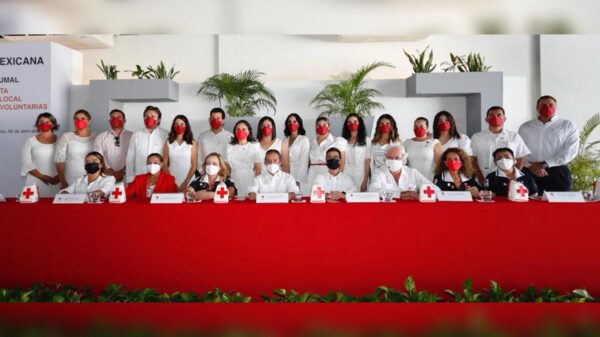 Carlos Joaquín asistió a la toma de protesta del Consejo Local y Coordinación de Damas Voluntarias de la Cruz Roja