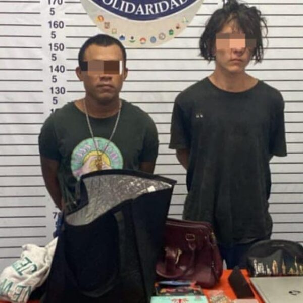 Detienen a dos por robo a vivienda en Playa del Carmen.