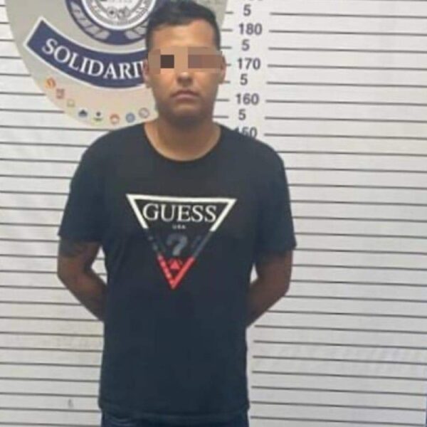 Detienen en Playa del Carmen a falso policía.