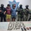 En Tulum detienen a dos hombres con 136 dosis de distintas drogas.