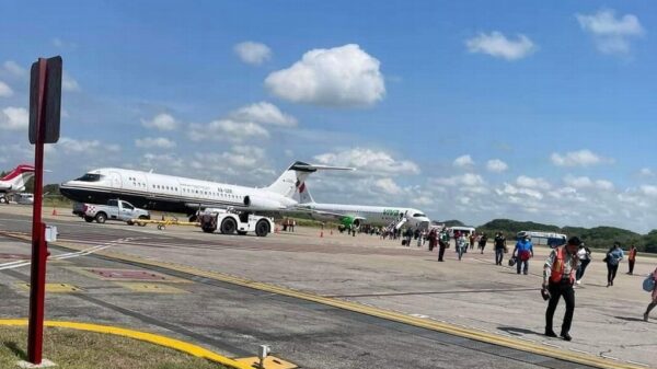 Susto a bordo de un avión en pleno vuelo en Tabasco.