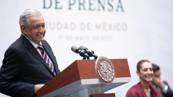 Apoyaré a candidato o candidata que gane en encuesta de Morena: AMLO