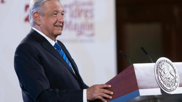 Garantiza gobierno seguridad de usuarios en AICM y AIFA: AMLO