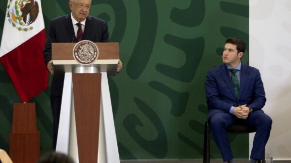 Respalda AMLO a gobernador de NL; envía un abrazo a ‘El Bronco’