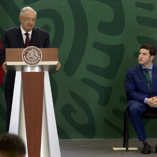 Respalda AMLO a gobernador de NL; envía un abrazo a ‘El Bronco’