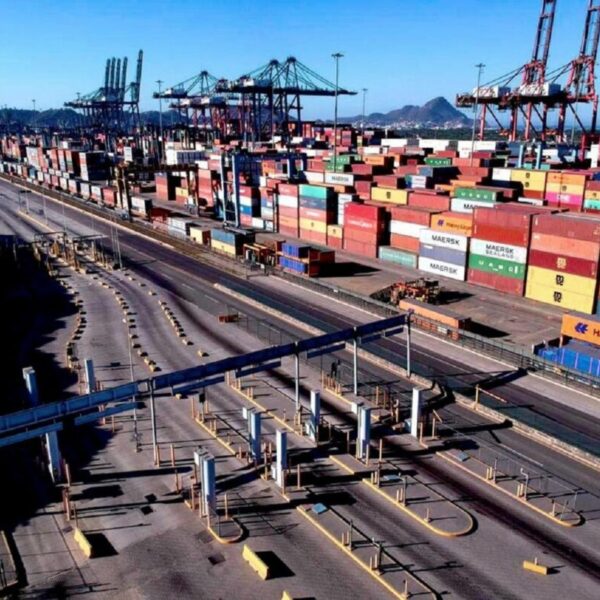 Autorizan a Semar y la Sedena operar fideicomisos en aduanas