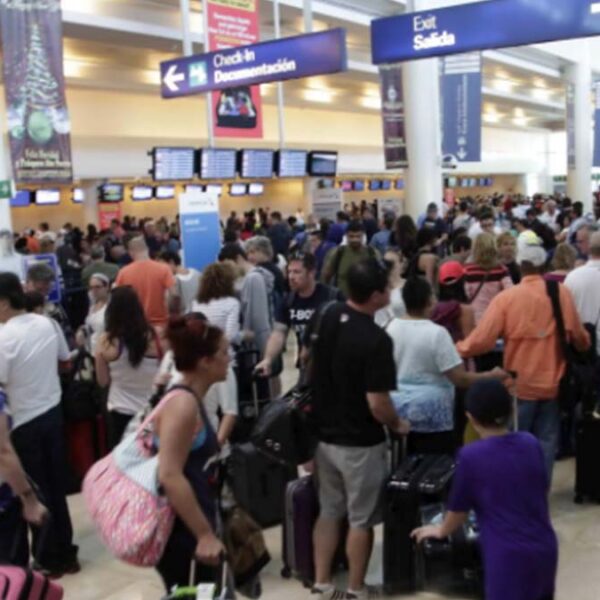 Logra Aeropuerto de Cancún 546 vuelos este sábado