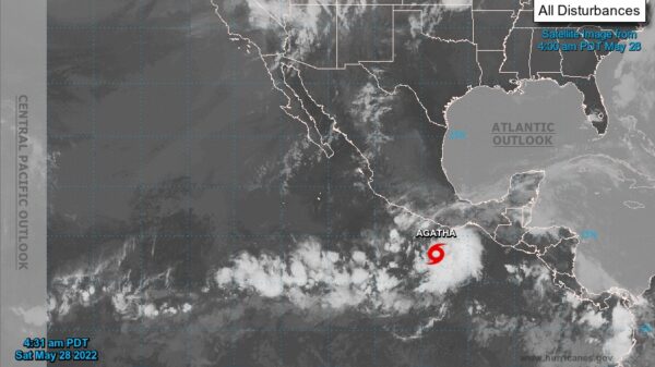 Se forma tormenta tropical ‘Agatha’ frente a costas de Oaxaca