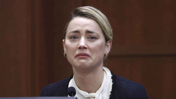 Amber Heard revela que ella y su bebé reciben amenazas de muerte