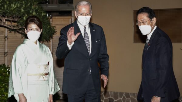 Amenaza EU a China si decide invadir a Taiwán