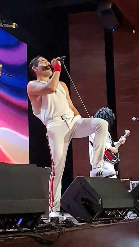 Cancún vive noche mágica con Queen y Dwigth Blake