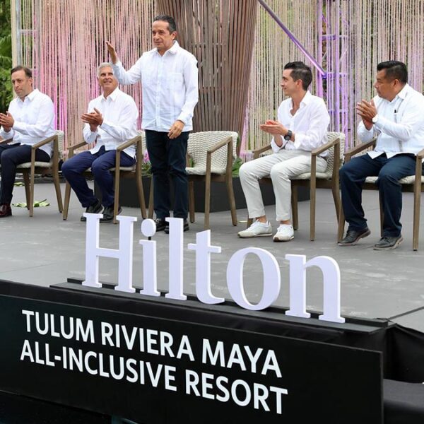 Con la inauguración de dos nuevos hoteles continúa la generación de empleo en Quintana Roo: Carlos Joaquín