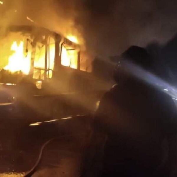 Noche de terror en Chilpancingo, balaceras, autos incendiados y sin luz