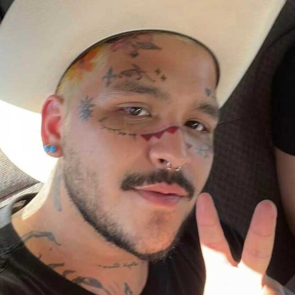 Christian Nodal se realiza nuevo tatuaje en el rostro ¿Pero qué significa?