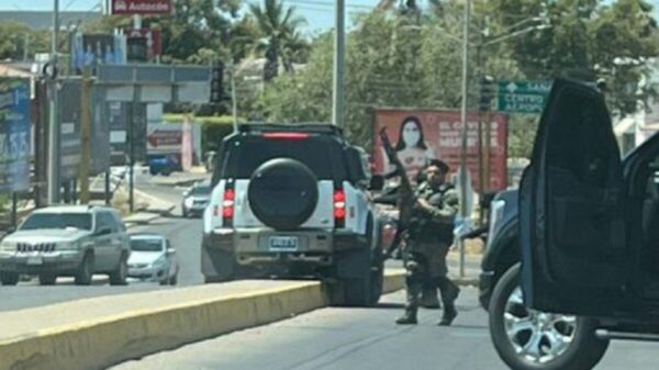 Enfrentan militares y GN a sicarios de ‘Los Chapitos’