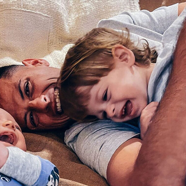 Entre lágrimas, Chicharito habla sobre sus hijos