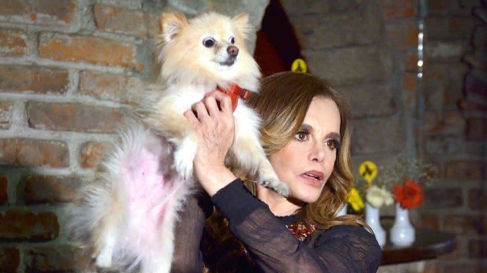 "Era una bolita": Lucía Méndez responde a críticas por dejar las heces de su perro en la calle