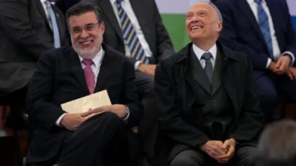 Fiscalía “imputó ficticiamente” a Julio Scherer y abogados