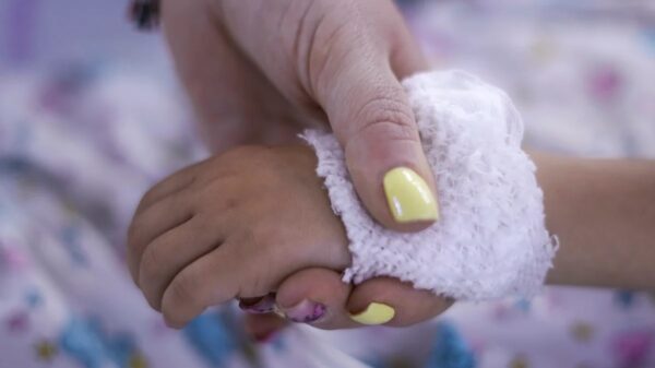 Pide ISSSTE a padres de familia estar alerta por hepatitis infantil