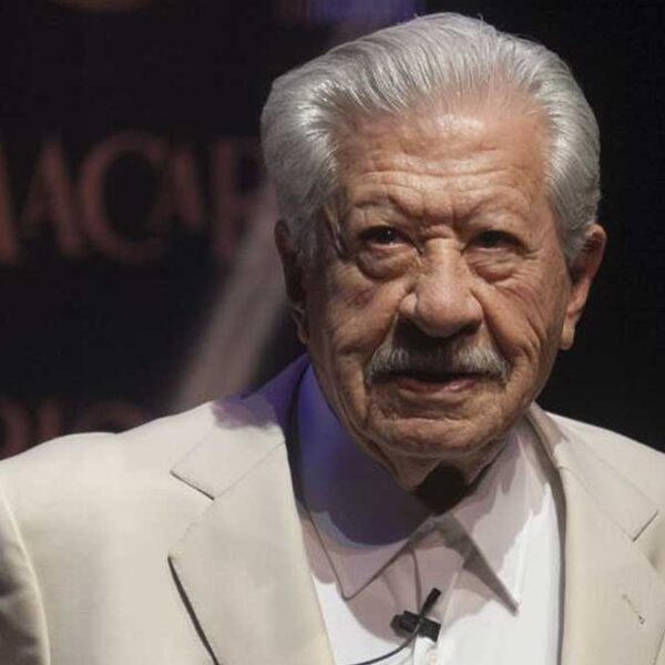 Hospitalizan a Ignacio López Tarso por neumonía